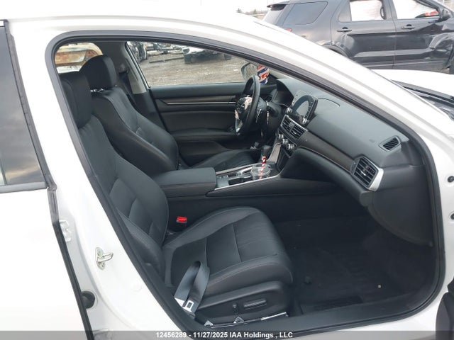 1HGCV1F97KA806555 Honda Accord Touring 1.5t