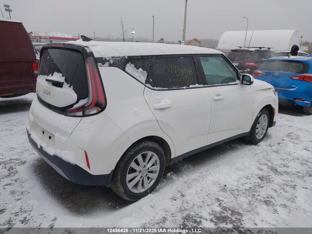 KNDJ33AU1R7225773 KIA Soul