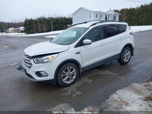 1FMCU0GDXJUD10155 Ford ESCAPE SE