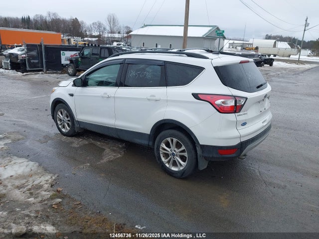 1FMCU0GDXJUD10155 Ford ESCAPE SE