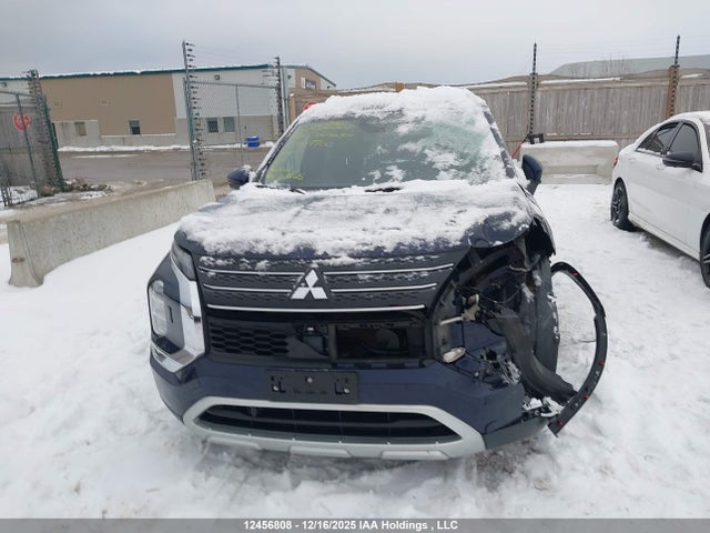 JA4J4UA82NZ607700 Mitsubishi Outlander Le/le Premium/se/sel
