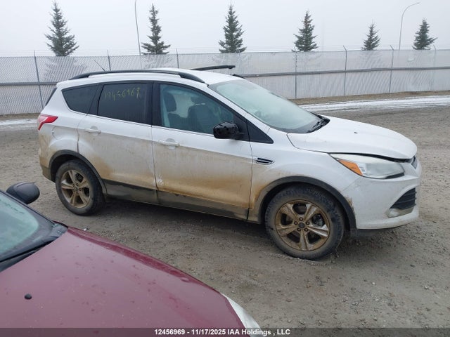 1FMCU9G9XEUD40097 Ford ESCAPE SE