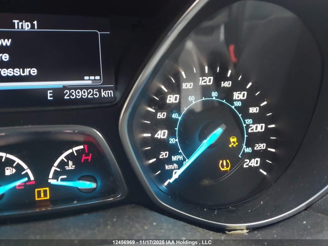 1FMCU9G9XEUD40097 Ford ESCAPE SE