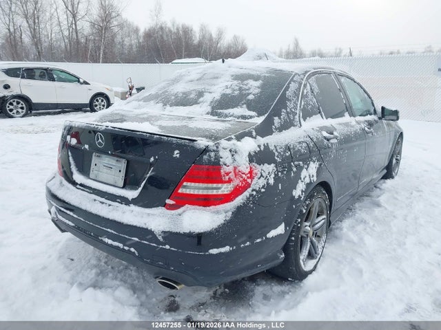 2012 Mercedes-benz C 250 4matic მანქანა იყიდება აუქციონზე, vin: WDDGF8FB9CA690338, აუქციონის ნომერი: 12457255
