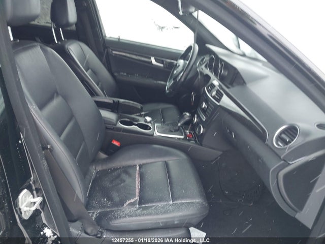 2012 Mercedes-benz C 250 4matic მანქანა იყიდება აუქციონზე, vin: WDDGF8FB9CA690338, აუქციონის ნომერი: 12457255