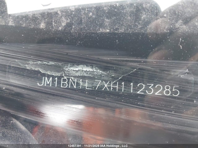 JM1BN1L7XH1123285 Mazda Mazda3 Gs