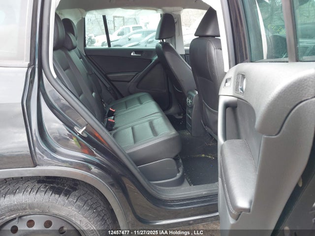 WVGNV7AXXHK009845 Volkswagen Tiguan Wolfsburg Edition