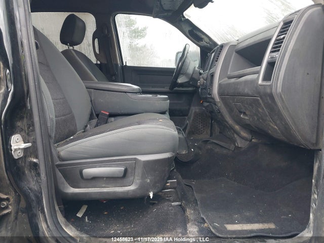 12458623 :رقم المزاد ، 3C6RR7KT2KG643744 vin ، 2019 Ram 1500 Classic Tradesman مزاد بيع
