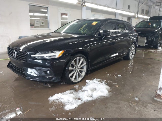 YV1A22SK7K1017832 Volvo V60 T6 Momentum