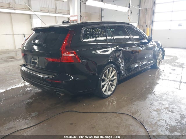 YV1A22SK7K1017832 Volvo V60 T6 Momentum