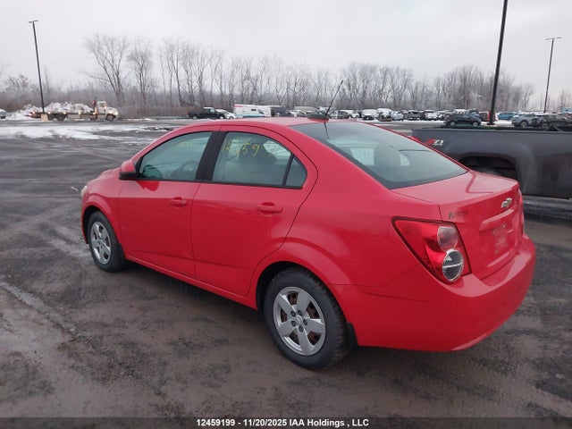 Chevrolet SONIC LS 2015 1G1JA5SH8F4124965 Image 3