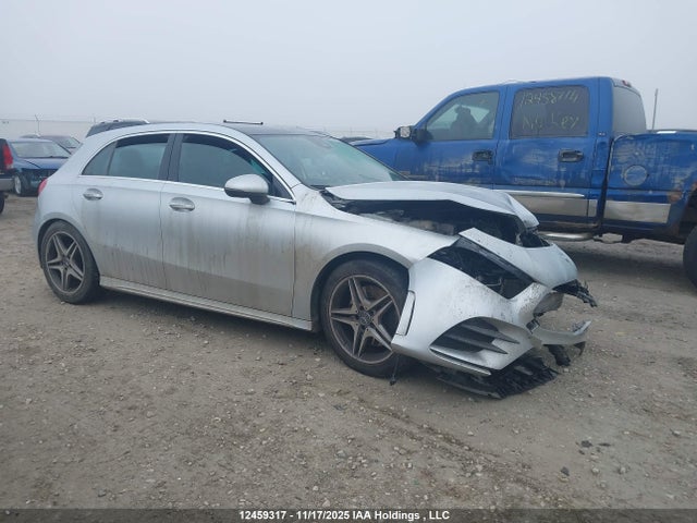 W1K3F4HB5LJ214771 Mercedes-Benz A 250 4matic
