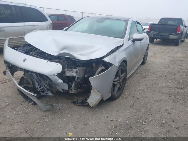 W1K3F4HB5LJ214771 Mercedes-Benz A 250 4matic