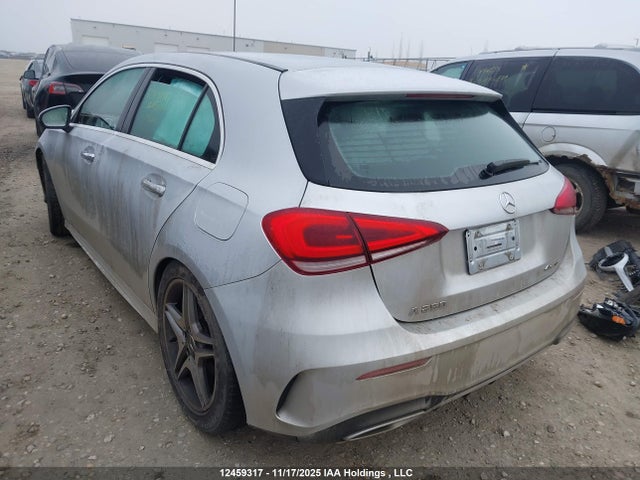 W1K3F4HB5LJ214771 Mercedes-Benz A 250 4matic