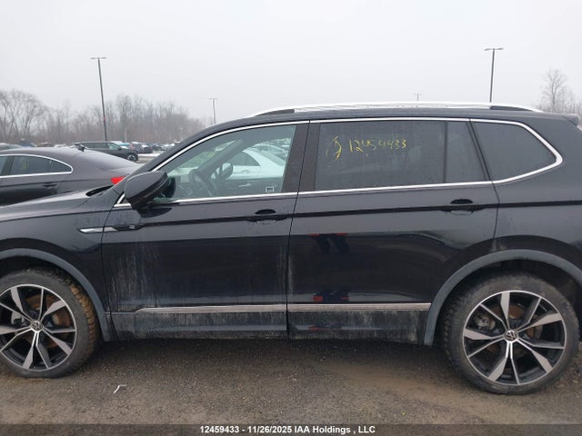 3VV4B7AX4NM053631 Volkswagen Tiguan Sel R-line