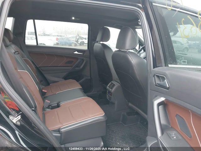 3VV4B7AX4NM053631 Volkswagen Tiguan Sel R-line