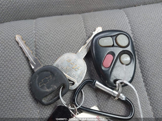 12459872 :رقم المزاد ، 1GNCT18X35K111561 vin ، 2005 Chevrolet Blazer مزاد بيع
