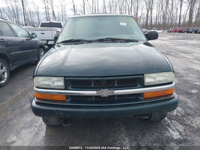 12459872 :رقم المزاد ، 1GNCT18X35K111561 vin ، 2005 Chevrolet Blazer مزاد بيع