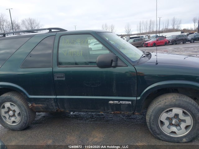 12459872 :رقم المزاد ، 1GNCT18X35K111561 vin ، 2005 Chevrolet Blazer مزاد بيع