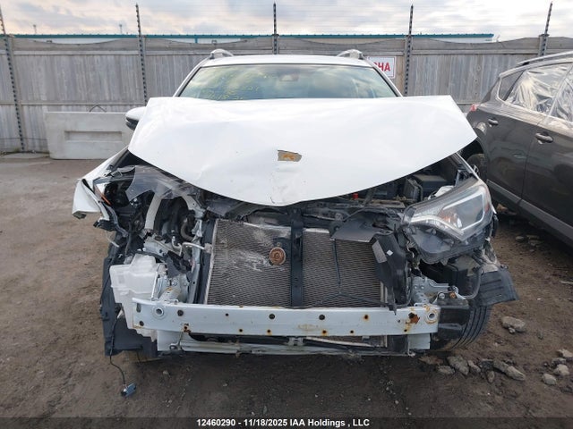 12460290 :رقم المزاد ، 2T3ZFREV2JW522821 vin ، 2018 Toyota Rav4 Le مزاد بيع