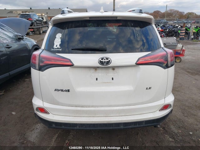 12460290 :رقم المزاد ، 2T3ZFREV2JW522821 vin ، 2018 Toyota Rav4 Le مزاد بيع