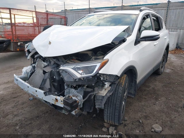12460290 :رقم المزاد ، 2T3ZFREV2JW522821 vin ، 2018 Toyota Rav4 Le مزاد بيع