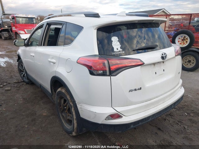 12460290 :رقم المزاد ، 2T3ZFREV2JW522821 vin ، 2018 Toyota Rav4 Le مزاد بيع