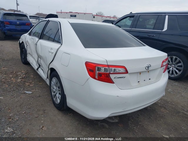 12460415 :رقم المزاد ، 4T1BF1FKXCU637072 vin ، 2012 Toyota Camry Se/le/xle مزاد بيع
