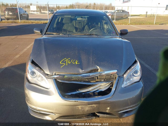 2013 Chrysler 200 Lx მანქანა იყიდება აუქციონზე, vin: 1C3CCBAB8DN515342, აუქციონის ნომერი: 12461005
