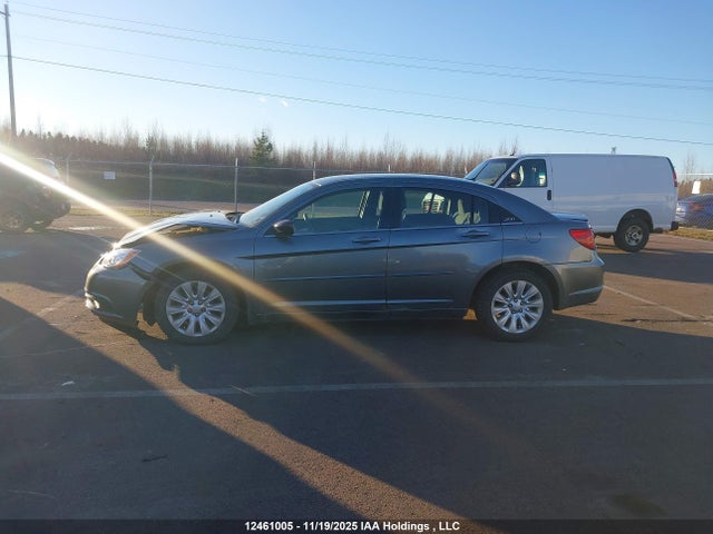 2013 Chrysler 200 Lx მანქანა იყიდება აუქციონზე, vin: 1C3CCBAB8DN515342, აუქციონის ნომერი: 12461005