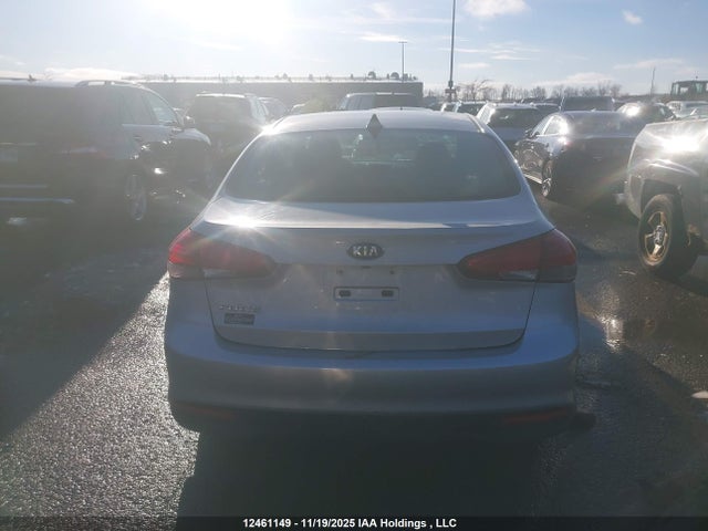 3KPFL4A72JE261661 KIA Forte