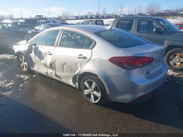 3KPFL4A72JE261661 KIA Forte