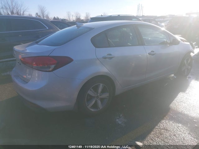 3KPFL4A72JE261661 KIA Forte