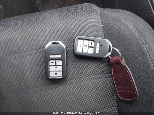 2HKRW2H24JH136899 Honda CR-V LX