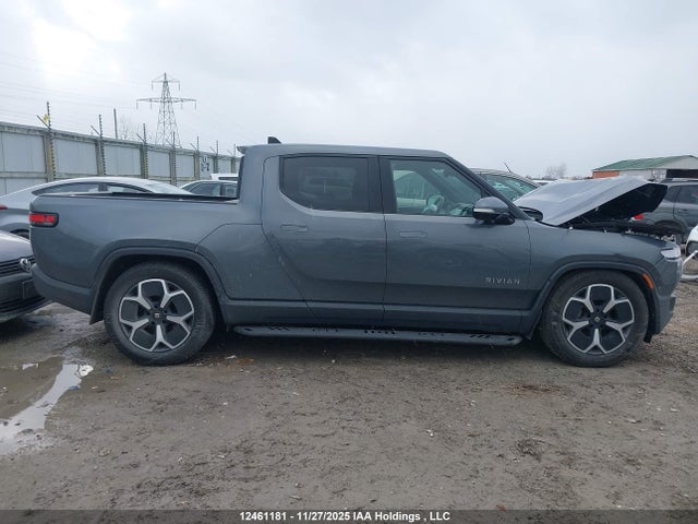 Rivian R1t Adventure 2024 7FCTGCAA4RN032218 Image 14