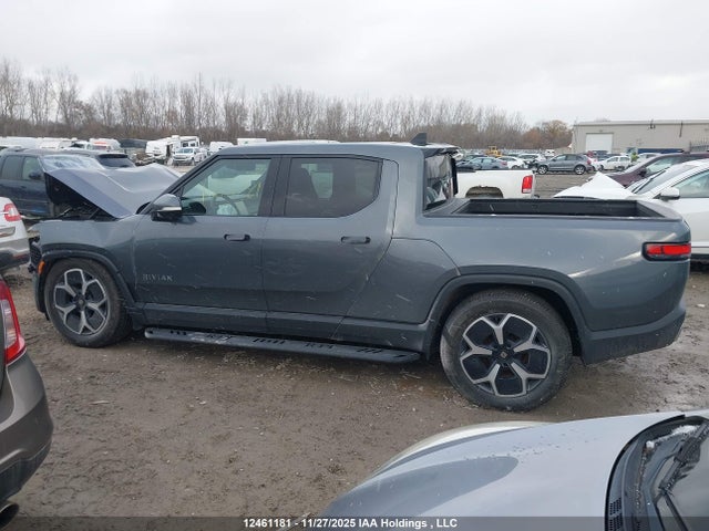 Rivian R1t Adventure 2024 7FCTGCAA4RN032218 Image 15