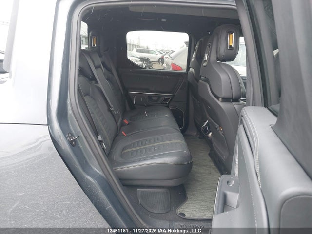 Rivian R1t Adventure 2024 7FCTGCAA4RN032218 Image 8