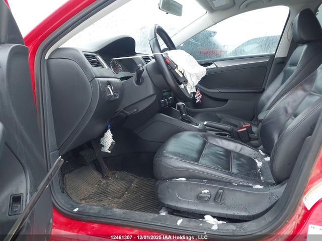 3VWL07AJ2EM394390 Volkswagen JETTA SEL
