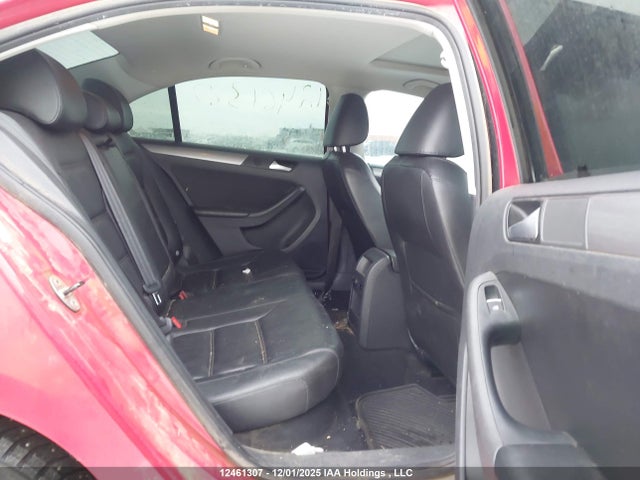 3VWL07AJ2EM394390 Volkswagen JETTA SEL