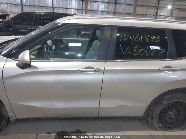 JA4J4UA83NZ601727 Mitsubishi Outlander Se/black Edition