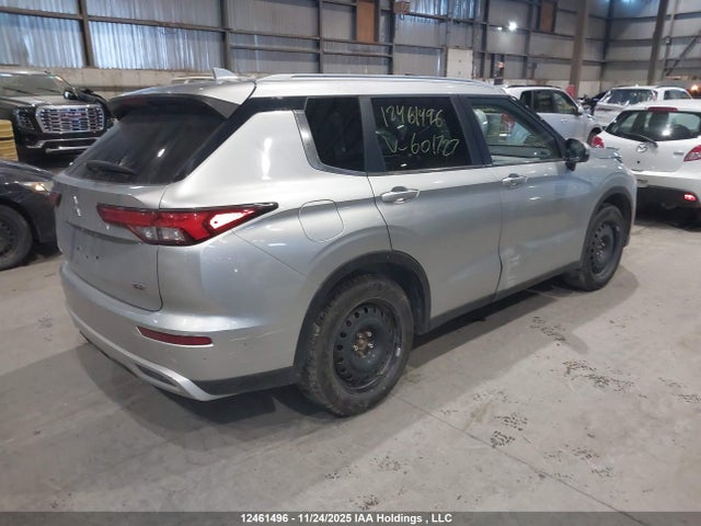 JA4J4UA83NZ601727 Mitsubishi Outlander Se/black Edition