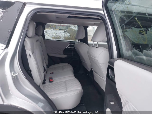 JA4J4UA83NZ601727 Mitsubishi Outlander Se/black Edition