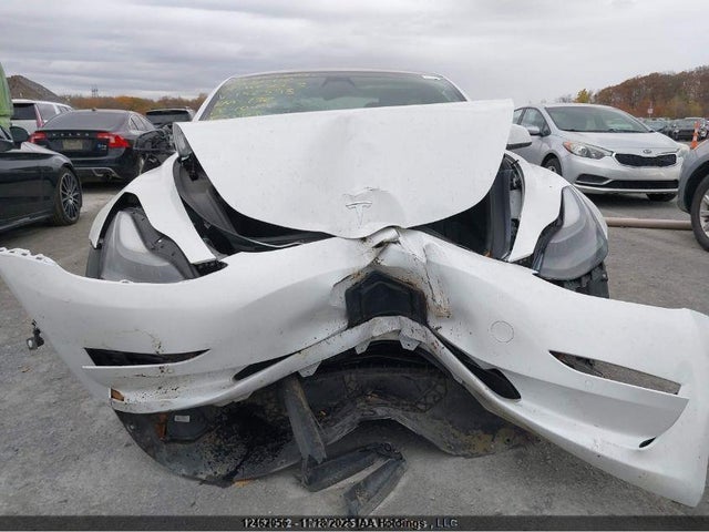 2022 Tesla Model 3 Rwd/standard Range მანქანა იყიდება აუქციონზე, vin: 5YJ3E1EA7NF152548, აუქციონის ნომერი: 12462056