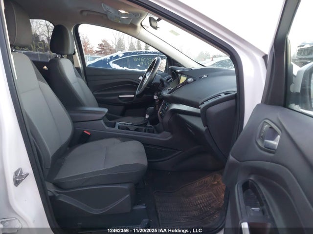 1FMCU0GDXHUB10225 Ford ESCAPE SE