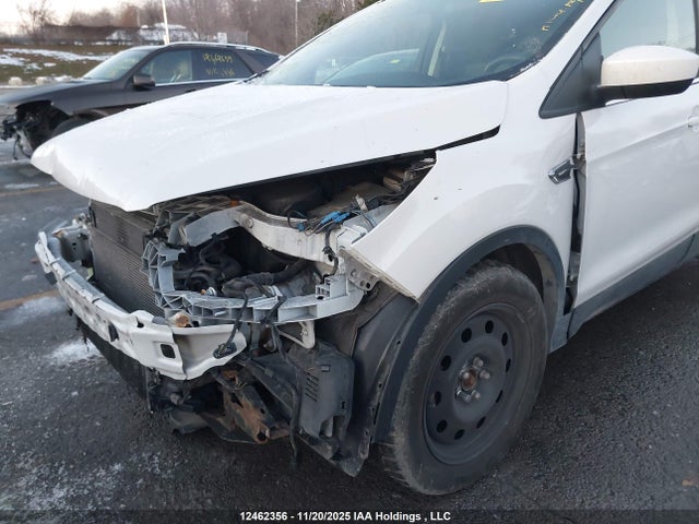 1FMCU0GDXHUB10225 Ford ESCAPE SE