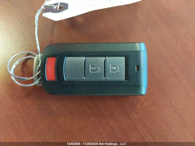 JA4AZ2A38LZ614321 Mitsubishi Outlander Es