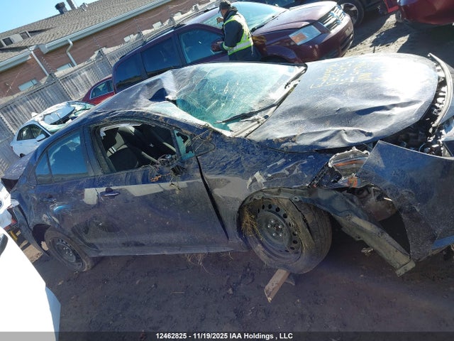 Toyota COROLLA LE 2025 5YFB4MDE6SP257439 Image 13