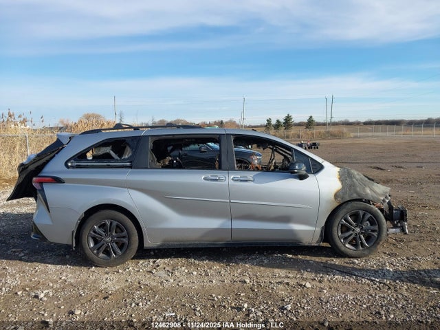 5TDGSKFC0SS185656 Toyota Sienna