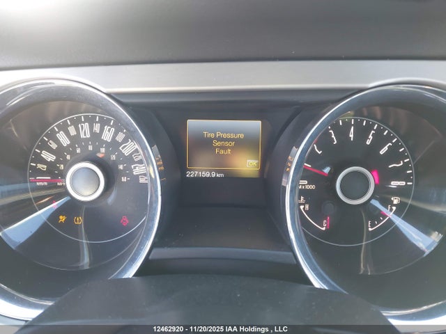 2014 Ford Mustang V6 Premium მანქანა იყიდება აუქციონზე, vin: 1ZVBP8EM4E5230372, აუქციონის ნომერი: 12462920