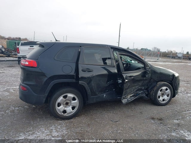1C4PJLAB7GW144035 Jeep Cherokee Sport